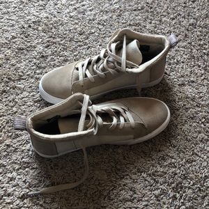 Toms women’s high top sneakers